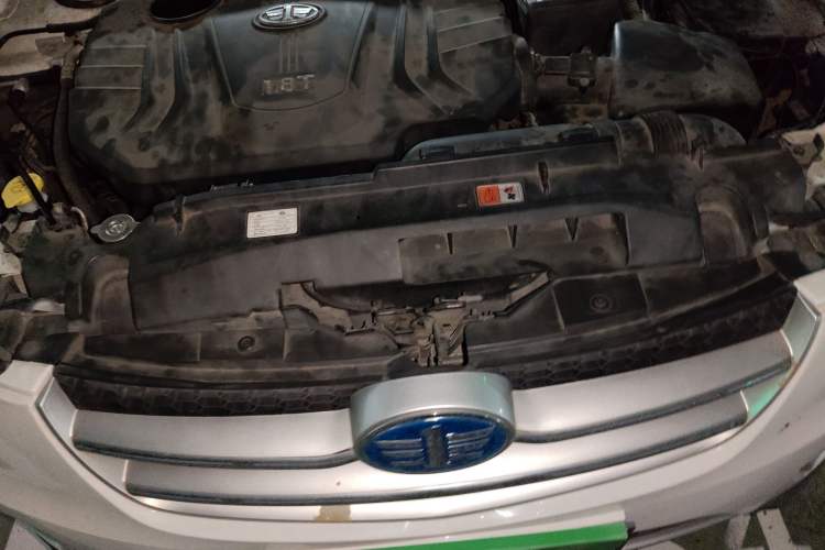 Used Bestune X80 2015 1.8T Automatic Luxury Model Engine Bay