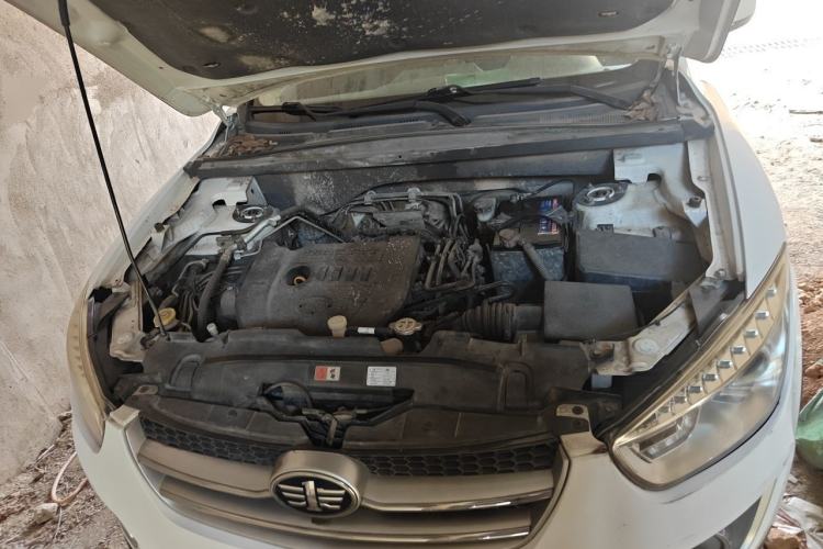 Used Bestune X80 2015 2.0L Automatic Comfort Anniversary Edition Engine Bay