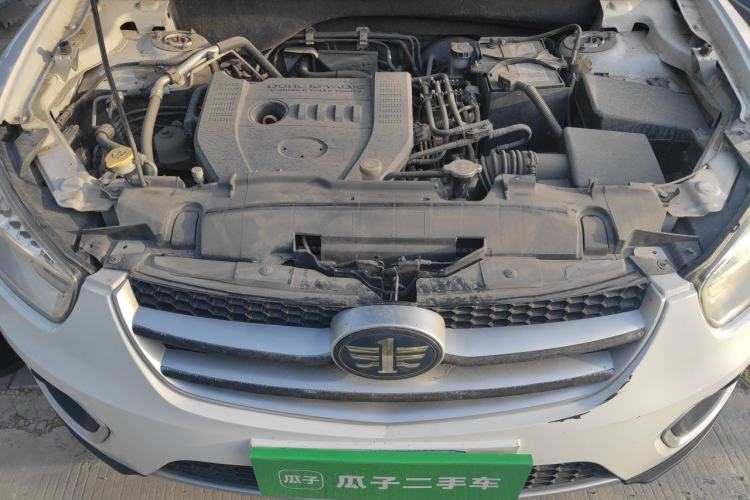 Used Bestune X80 2015 2.0L automatic luxury version Engine Bay