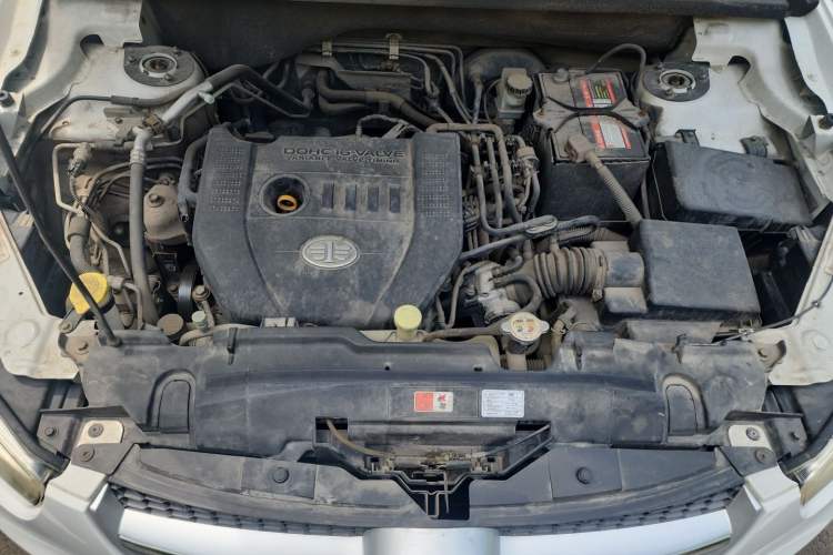 Used Bestune X80 2015 2.0L automatic luxury version Engine Bay
