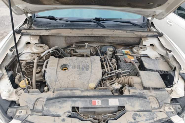 Used Bestune X80 2015 2.0L Manual Luxury Edition Engine Bay
