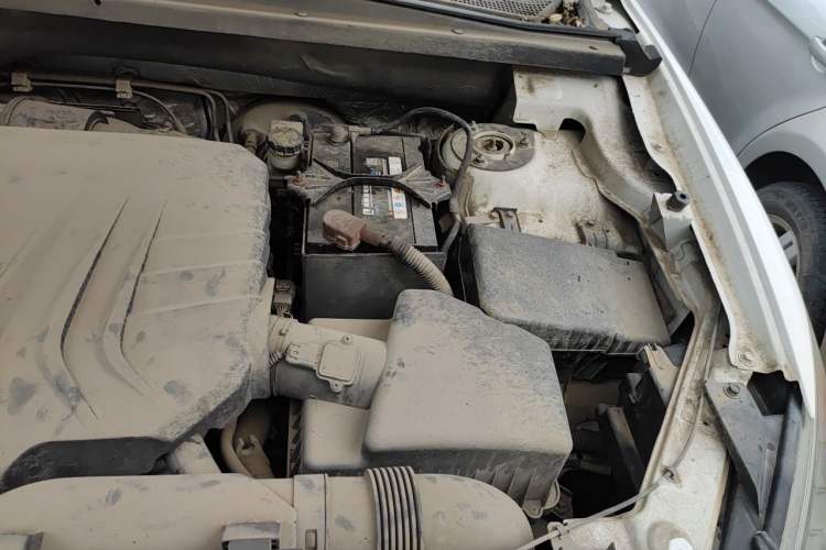 Used Bestune X80 2015 1.8T Automatic Sport Model Engine Bay Left