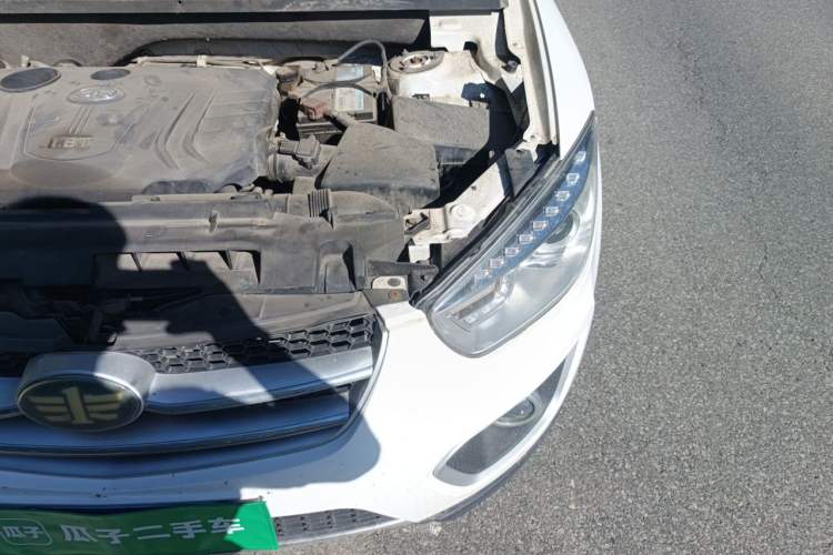 Used Bestune X80 2015 1.8T Automatic Luxury Model Engine Bay Left