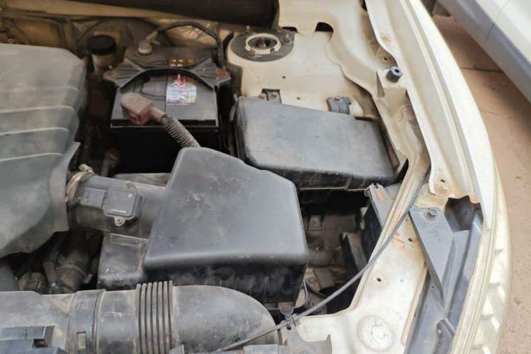 Used Bestune X80 2015 1.8T Automatic Luxury Model Engine Bay Left