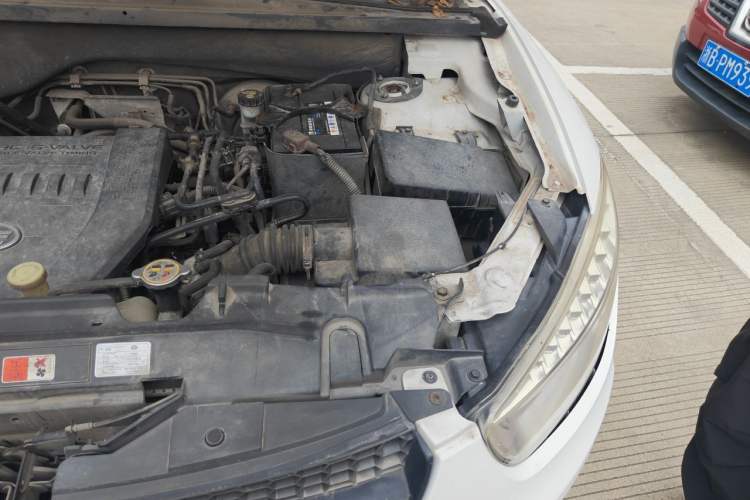 Used Bestune X80 2015 2.0L automatic comfort version Engine Bay Left