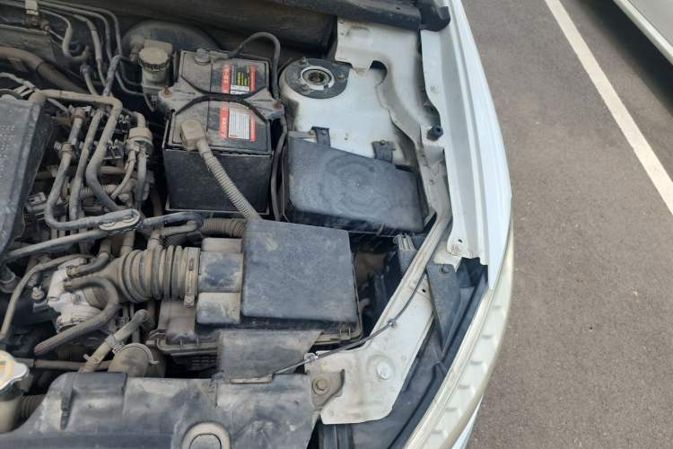 Used Bestune X80 2015 2.0L automatic luxury version Engine Bay Left