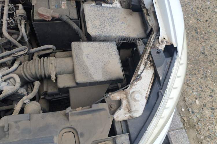 Used Bestune X80 2015 2.0L Manual Comfort 2nd Anniversary Edition Engine Bay Left