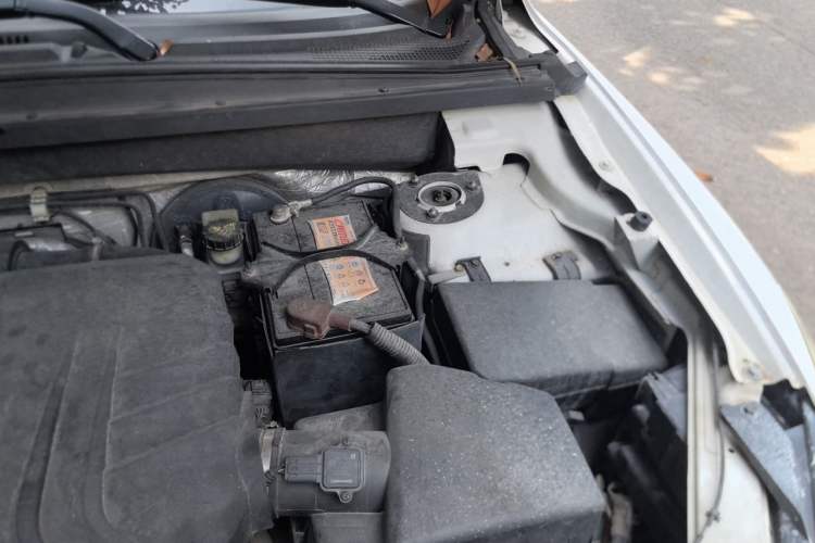 Used Bestune X80 2015 1.8T Automatic Luxury Model Engine Bay Left