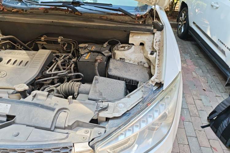 Used Bestune X80 2015 2.0L automatic comfort version Engine Bay Left