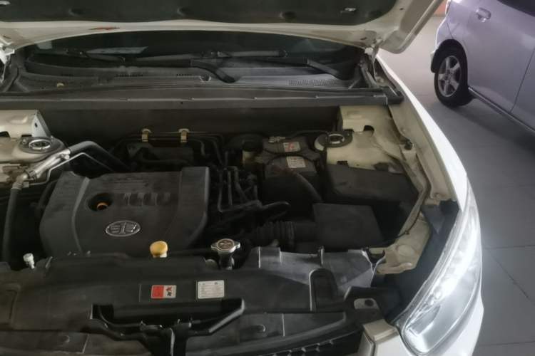 Used Bestune X80 2015 2.0L Automatic Comfort Anniversary Edition Engine Bay Left