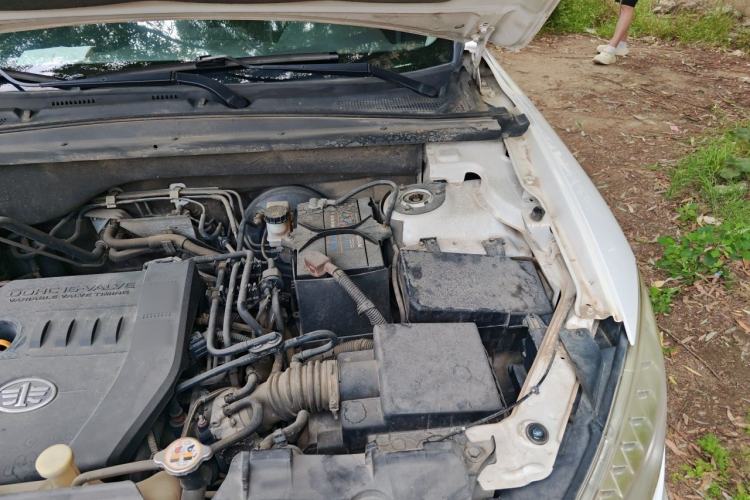 Used Bestune X80 2015 2.0L automatic comfort version Engine Bay Left