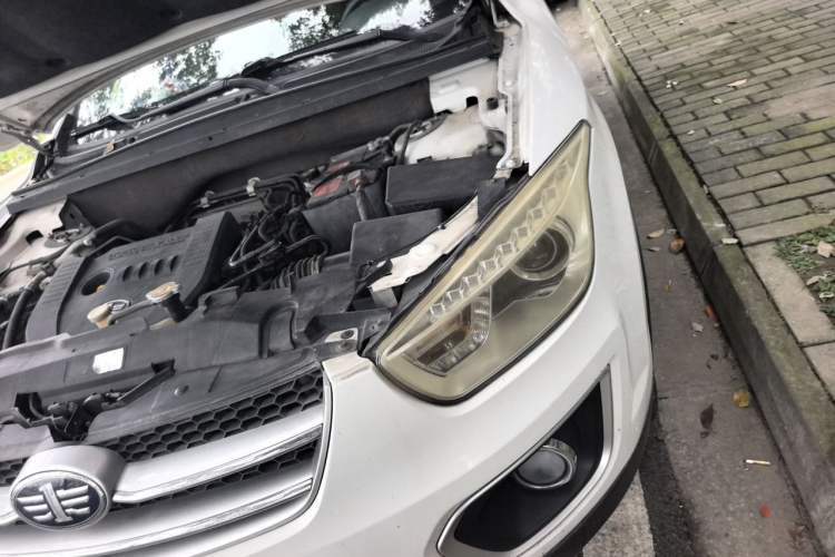 Used Bestune X80 2015 2.0L Automatic Comfort Anniversary Edition Engine Bay Left