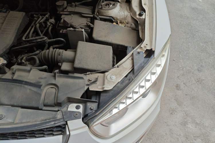 Used Bestune X80 2015 2.0L Manual Comfort 2nd Anniversary Edition Engine Bay Left