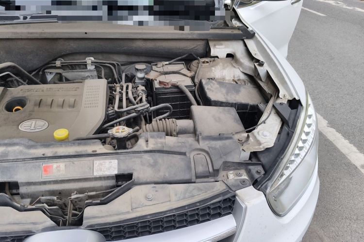 Used Bestune X80 2015 2.0L automatic luxury version Engine Bay Left