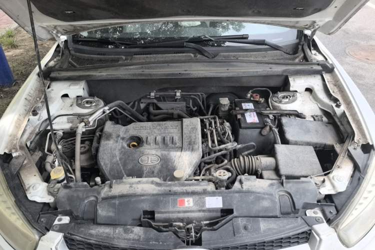 Used Bestune X80 2015 2.0L Manual Comfort 2nd Anniversary Edition Engine Bay