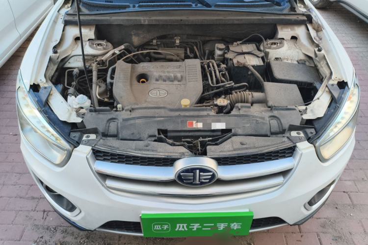 Used Bestune X80 2015 2.0L automatic luxury version Engine Bay