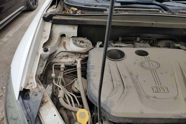 Used Bestune X80 2015 1.8T Automatic Sport Model Engine Bay Right