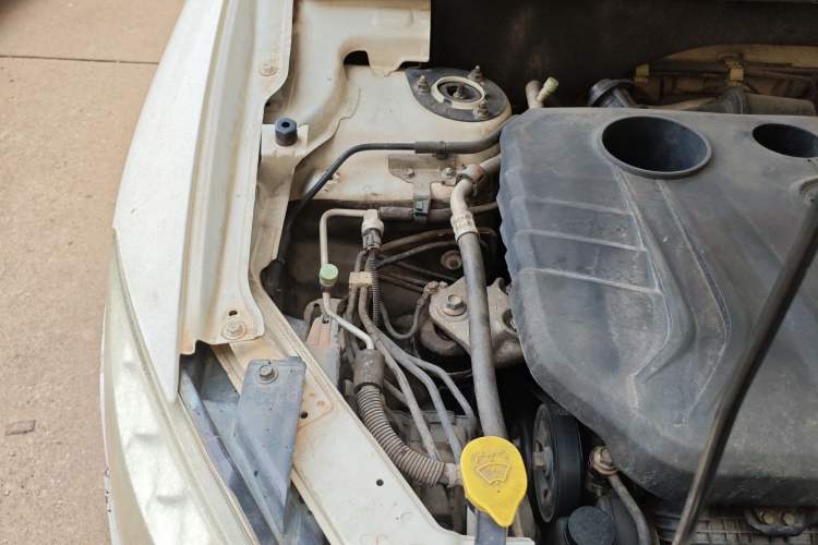 Used Bestune X80 2015 1.8T Automatic Luxury Model Engine Bay Right