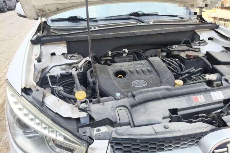 Used Bestune X80 2015 2.0L Automatic Comfort Anniversary Edition Engine Bay Right