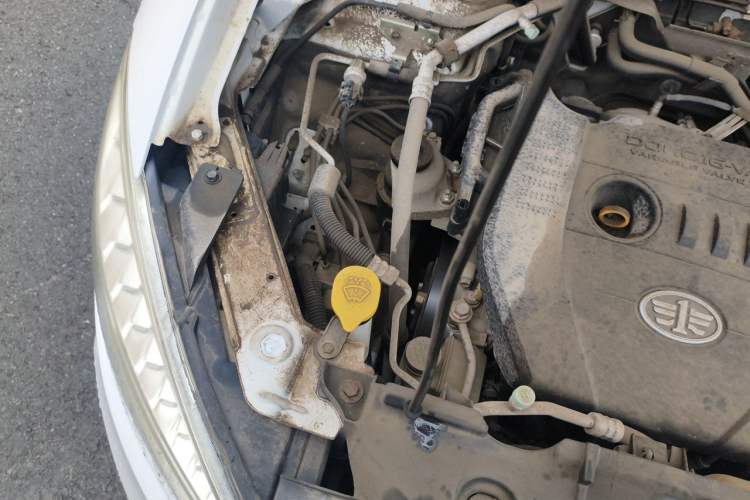 Used Bestune X80 2015 2.0L Manual Comfort 2nd Anniversary Edition Engine Bay Right