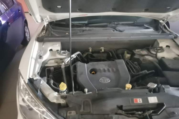 Used Bestune X80 2015 2.0L Automatic Comfort Anniversary Edition Engine Bay Right