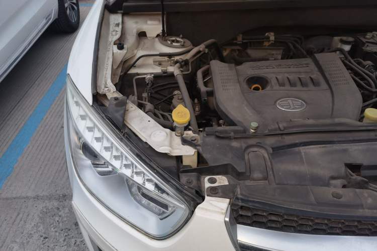 Used Bestune X80 2015 2.0L Automatic Comfort Anniversary Edition Engine Bay Right