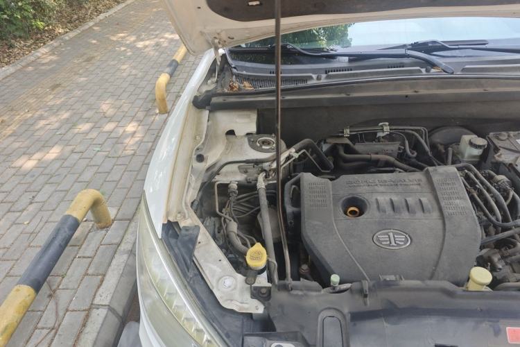 Used Bestune X80 2015 2.0L Automatic Comfort Anniversary Edition Engine Bay Right