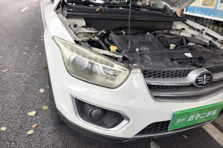 Used Bestune X80 2015 2.0L Automatic Comfort Anniversary Edition Engine Bay Right