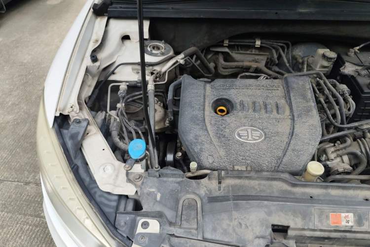 Used Bestune X80 2015 2.0L automatic comfort version Engine Bay Right