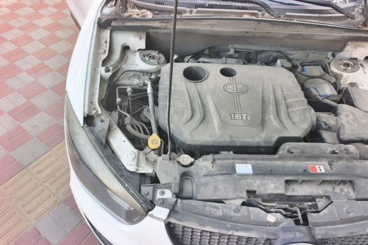 Used Bestune X80 2015 1.8T Automatic Sport Model Engine Bay Right