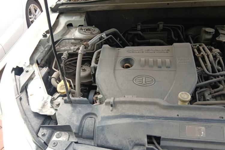 Used Bestune X80 2015 2.0L automatic comfort version Engine Bay Right