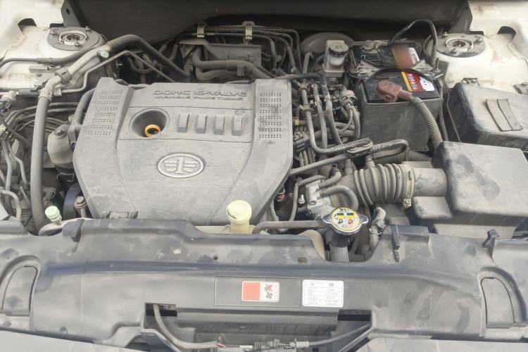 Used Bestune X80 2015 2.0L automatic luxury version Engine Bay