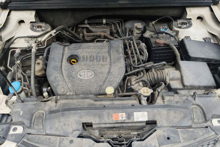 Used Bestune X80 2015 2.0L automatic comfort version Engine Bay