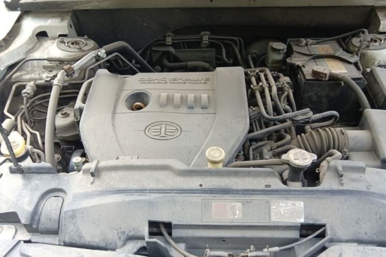 Used Bestune X80 2015 2.0L automatic comfort version Engine Bay