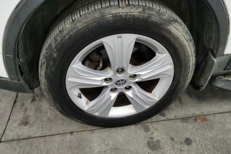 Used Bestune X80 2015 2.0L automatic luxury version Exterior 1