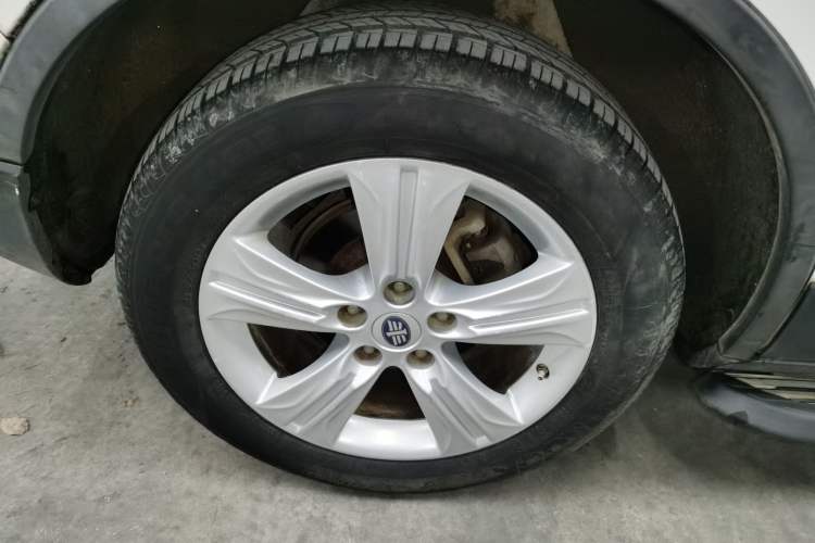 Used Bestune X80 2015 2.0L automatic luxury version Exterior 2