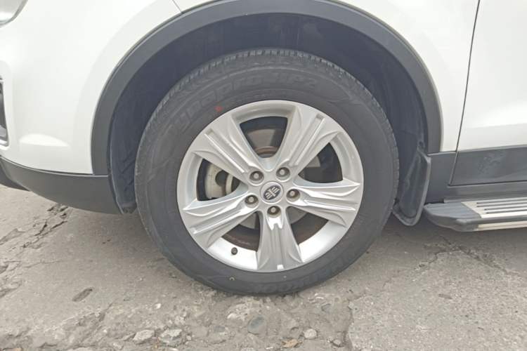 Used Bestune X80 2015 2.0L automatic luxury version Exterior 4