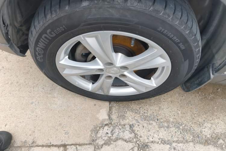 Used Bestune X80 2015 2.0L Manual Luxury Edition Exterior 4