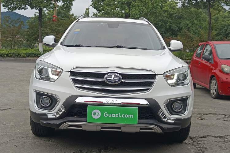 Used Bestune X80 2015 2.0L automatic luxury version Front