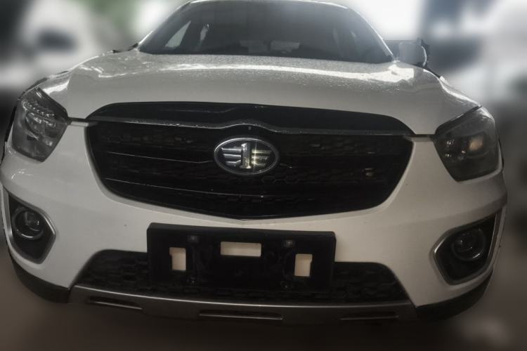 Used Bestune X80 2015 2.0L automatic luxury version Front