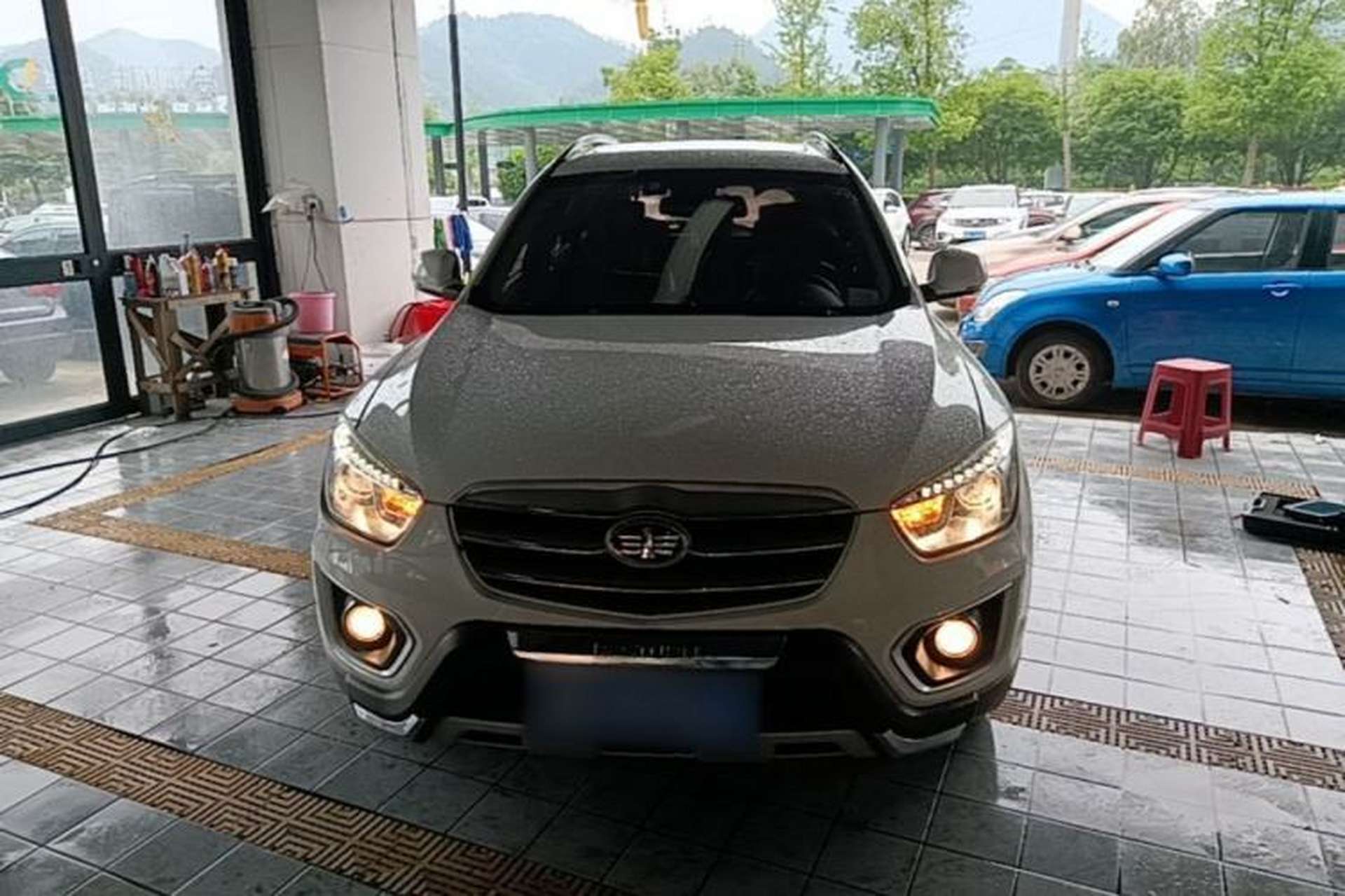 Used Bestune X80 2015 2.0L automatic comfort version Front
