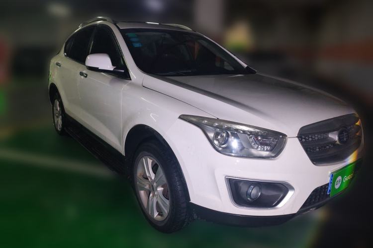 Used Bestune X80 2015 2.0L automatic comfort version Front Right 45 Deg