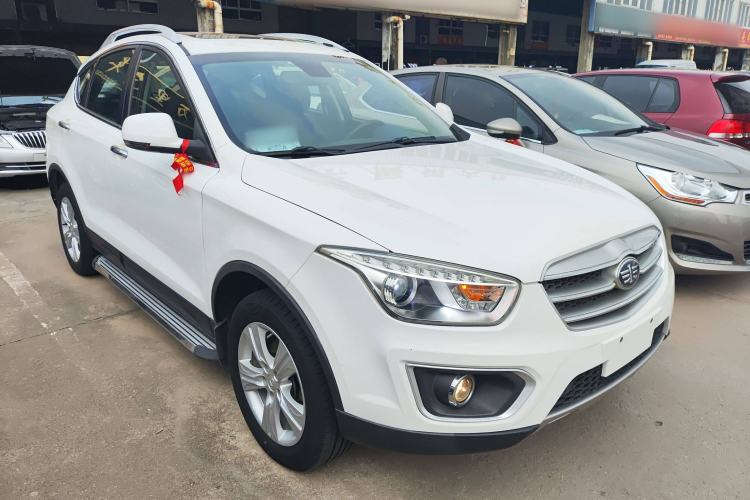 Used Bestune X80 2015 2.0L automatic comfort version Front Right 45 Deg