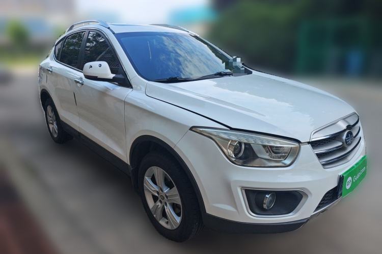 Used Bestune X80 2015 2.0L automatic luxury version Front Right 45 Deg