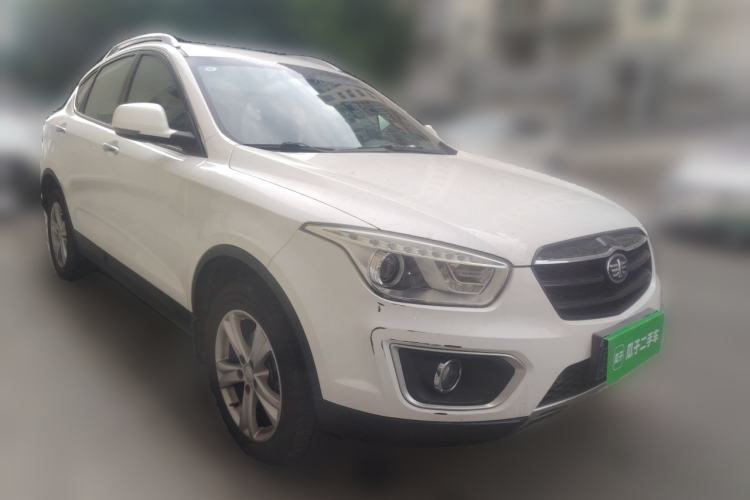 Used Bestune X80 2015 2.0L automatic luxury version Front Right 45 Deg