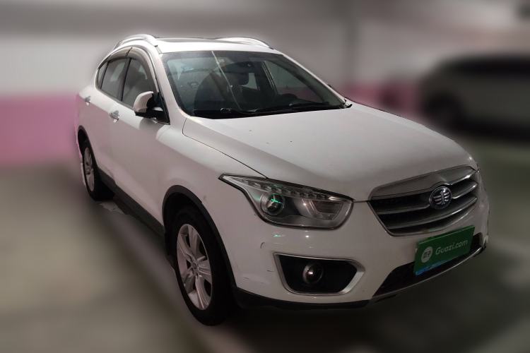 Used Bestune X80 2015 1.8T Automatic Luxury Model Front Right 45 Deg