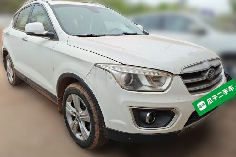 Used Bestune X80 2015 1.8T Automatic Luxury Model Front Right 45 Deg