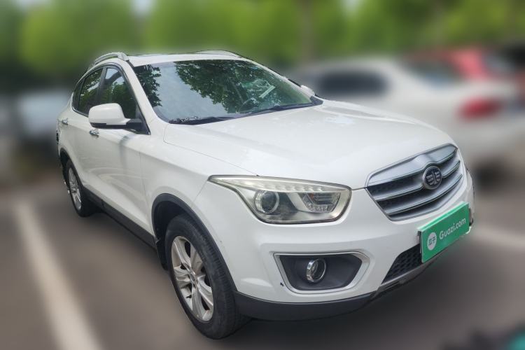 Used Bestune X80 2015 2.0L automatic luxury version Front Right 45 Deg