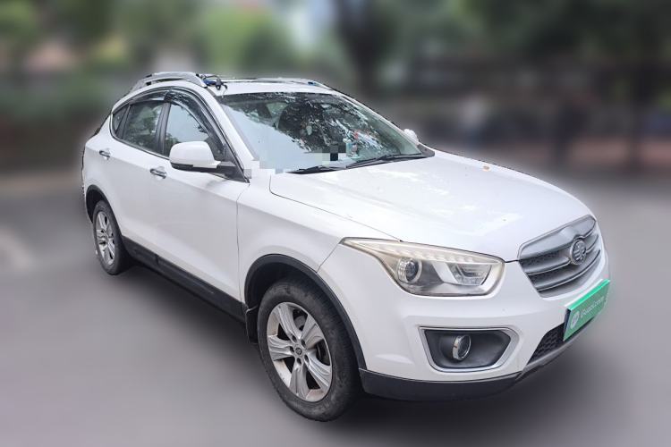 Used Bestune X80 2015 2.0L automatic luxury version Front Right 45 Deg