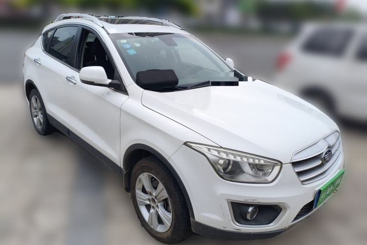 Used Bestune X80 2015 2.0L automatic comfort version Front Right 45 Deg
